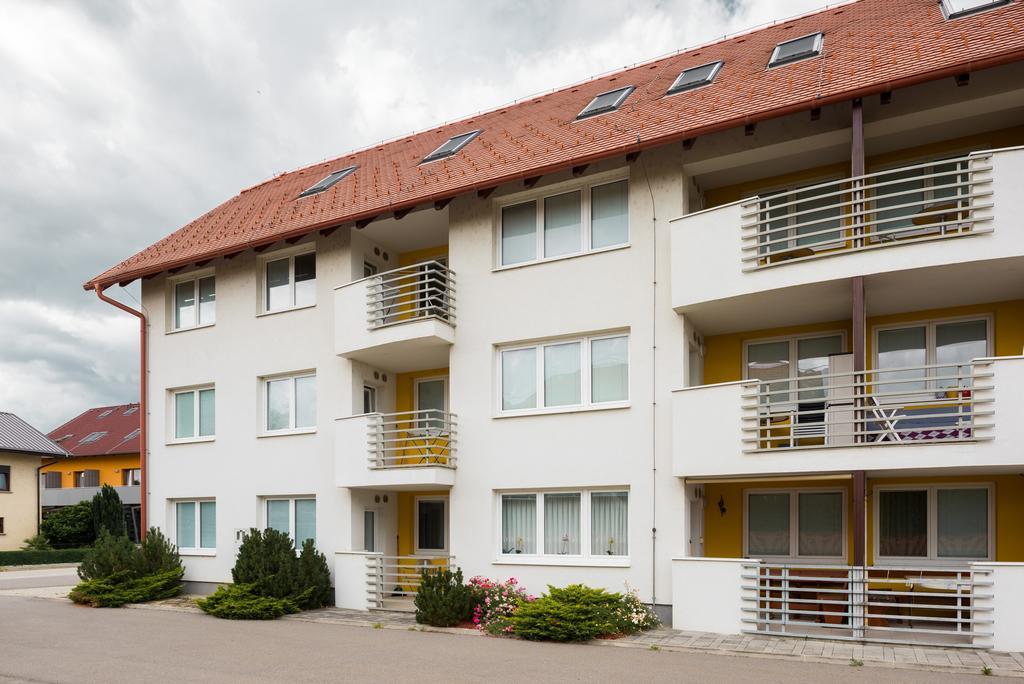 Apartments Моравске-Топлице Экстерьер фото
